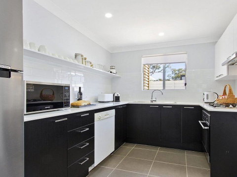 Sunset Beach - Situated Between Two Beaches And A Lake - Accommodation Gold Coast 2