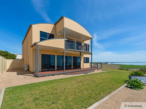 Sunset Cove Beach House - Accommodation Gold Coast 0