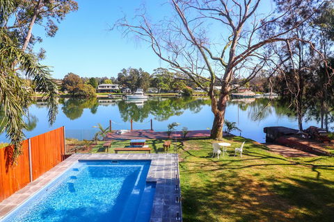 Sunset Lodge - Gold Coast 4U 0