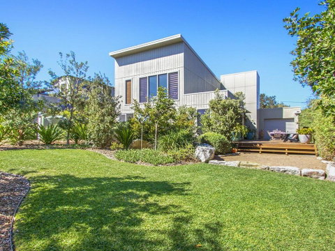 Sunshine Beach House-25 Metre Walk To The Beach - Accommodation Gold Coast 0