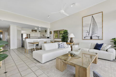 Sunshine Beach Penthouse With Beach Views - Unit 9/21 Park Crescent, Sunshine Beach - Accommodation Gold Coast 2