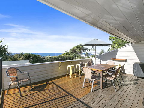 Sunshine Beach Serenity And Pet Friendly ! 9 Seaview Terrace, Sunshine Beach, QLD 4567 - Accommodation Gold Coast 2