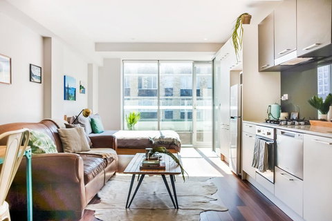 Sunshine City Loft! - 1 Gold Coast 0