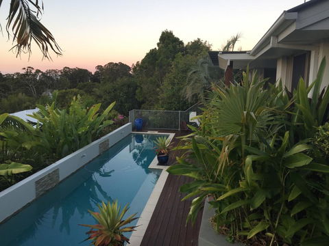 Sunshine Coast Tropical Getaway - Gold Coast 4U 1