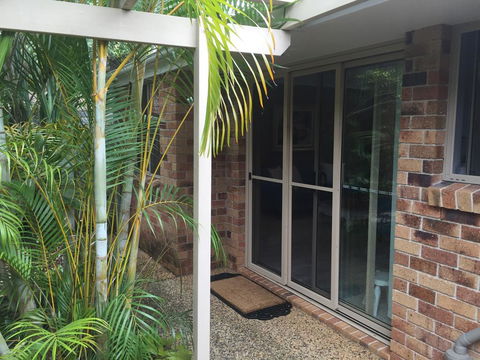 Sunshine Coast Tropical Getaway - Gold Coast 4U 3