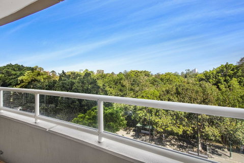 Super Convenient Apartment With Garden Views - Accommodation Gold Coast 0