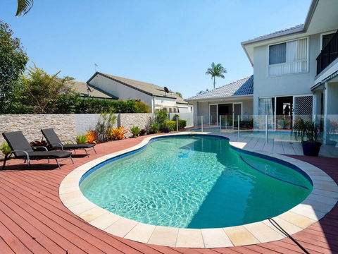 Super Sized Family Retreat With A Pool - Accommodation Gold Coast 0