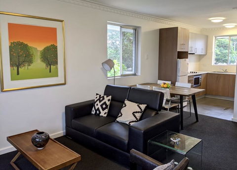 Superb 2 BR Apartment Minutes To CBD- Cen8 - Gold Coast 4U 0