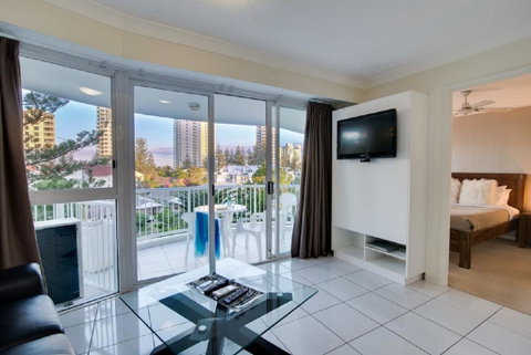 Surf Parade Resort - Accommodation Gold Coast 2