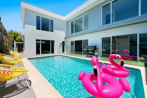 Surfers Paradise Holiday Home Almalfi Drive - Accommodation Gold Coast 2