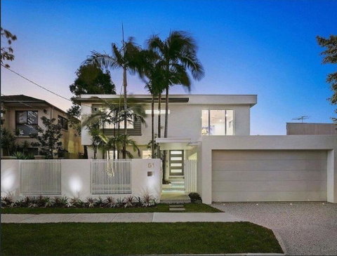 Surfers Paradise Holiday Home Almalfi Drive - Accommodation Gold Coast 0