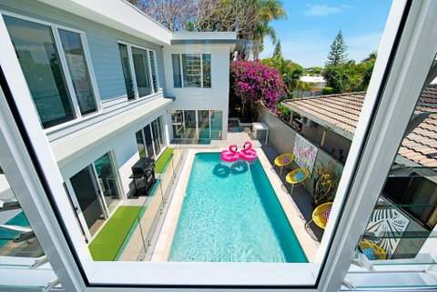 Surfers Paradise Holiday Home Almalfi Drive - Accommodation Gold Coast 3