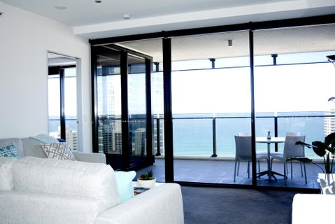 Surfers Paradise Two Bedroom Luxury Seaview Spa Apartment - Sealuxe - Accommodation Gold Coast 3