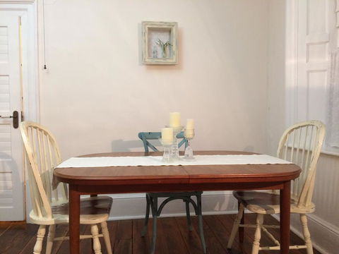 Surgeon's Cottage - Accommodation Gold Coast 2