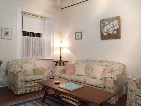 Surgeon's Cottage - Accommodation Gold Coast 1