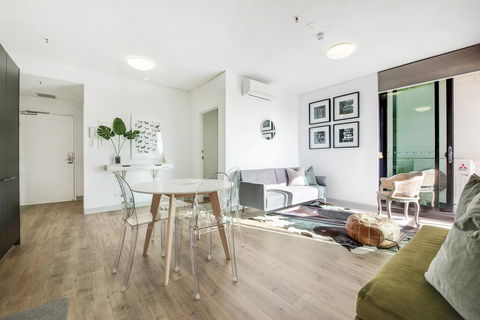 Swainson On Synagogue - Accommodation Gold Coast 0