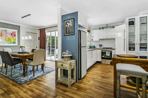 Swanbrook - Gold Coast 4U 1