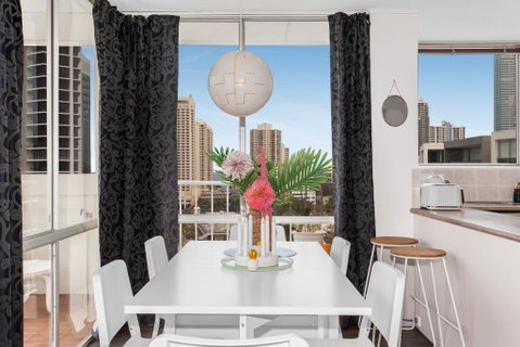 Sweeping Views Of Surfers Paradise And Chevron Island - Accommodation Gold Coast 2