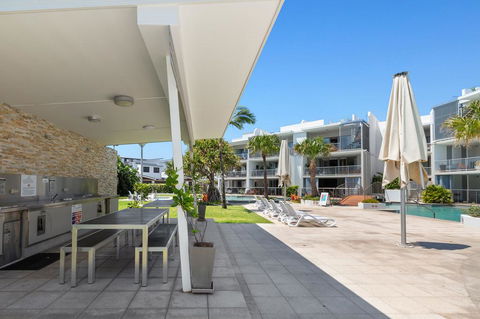 SWIM UP DRIFT APARTMENT 12 South - Gold Coast 4U 1