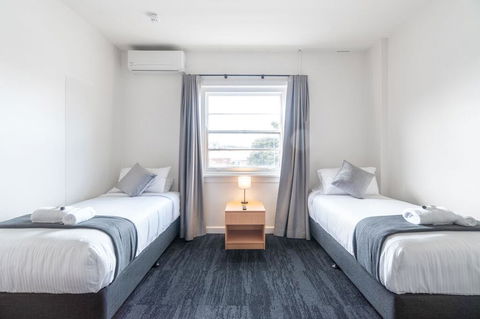 Sydney Junction Hotel - Gold Coast 4U 3