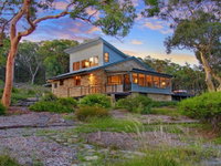Sydney View - 70km from Sydney 1000km from care