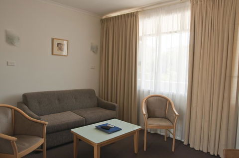 Taft Motor Inn - Accommodation Gold Coast 2