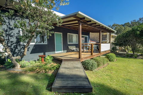 Tallowood Beachfront Cottage - Gold Coast 4U 0