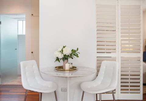 Tasteful Apartment With Balcony In Cammeray - Gold Coast 4U 3