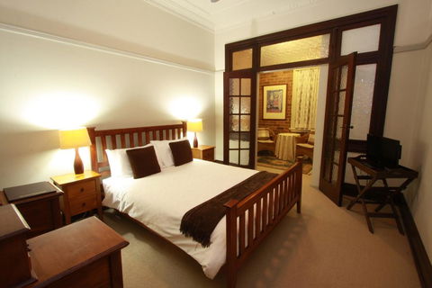 The Bank Guesthouse - Accommodation Gold Coast 2