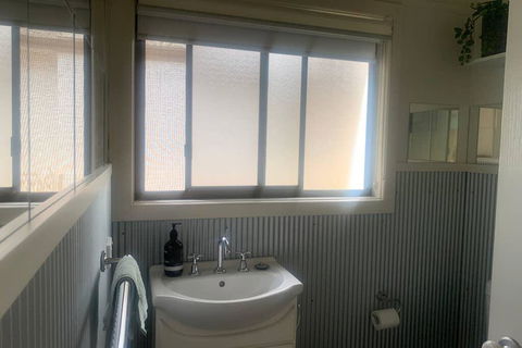 The Batch On Benyon , Fresh And Cute As A Button - Gold Coast 4U 3