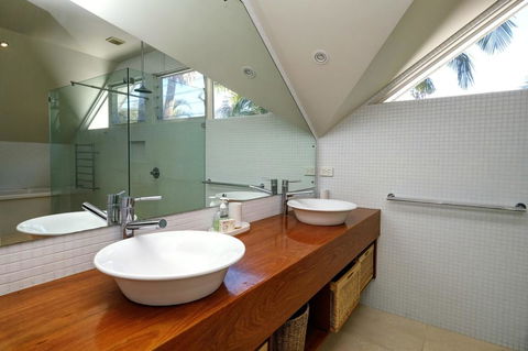 THE BEACH HOUSE - Gold Coast 4U 0