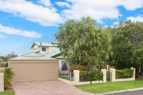 The Beach Retreat - Accommodation Gold Coast 1
