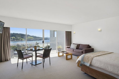 The Cove Kettering - Accommodation Gold Coast 4