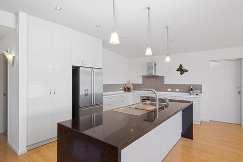 The Cove Kettering - Accommodation Gold Coast 8