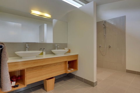 The Cove Kettering - Accommodation Gold Coast 26