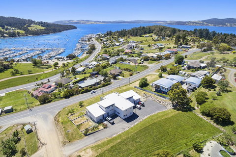 The Cove Kettering - Accommodation Gold Coast 0