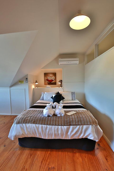 Stamps Of Stanley - Accommodation Gold Coast 9