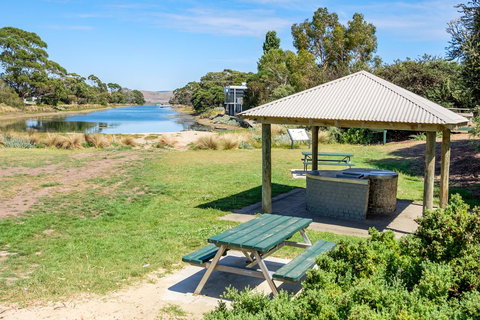 Aqua Beachfront! - Accommodation Gold Coast 4