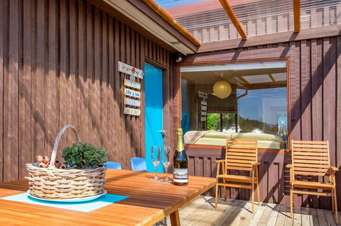 Aqua Beachfront! - Accommodation Gold Coast 1