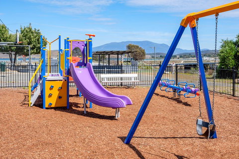 Aqua Beachfront! - Accommodation Gold Coast 3