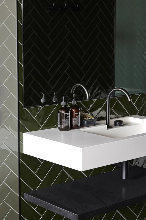 Moss Hotel - Accommodation Gold Coast 7