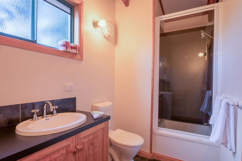 Freycinet Timber Cottage 1 - Accommodation Gold Coast 2