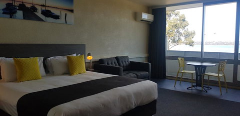 Bayside Hotel - Accommodation Gold Coast 8