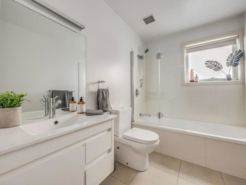 Marina View Apartment - Accommodation Gold Coast 1