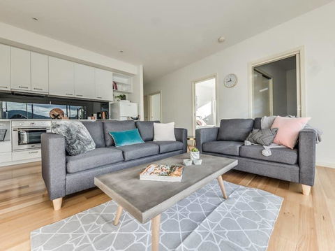 Marina View Apartment - Accommodation Gold Coast 0