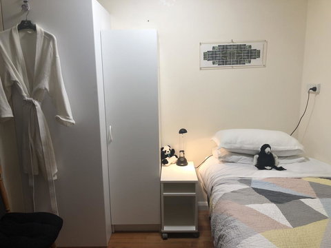 Beachside Taroona With Spa - Accommodation Gold Coast 3