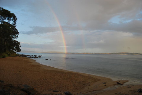 Beachside Taroona With Spa - Accommodation Gold Coast 26