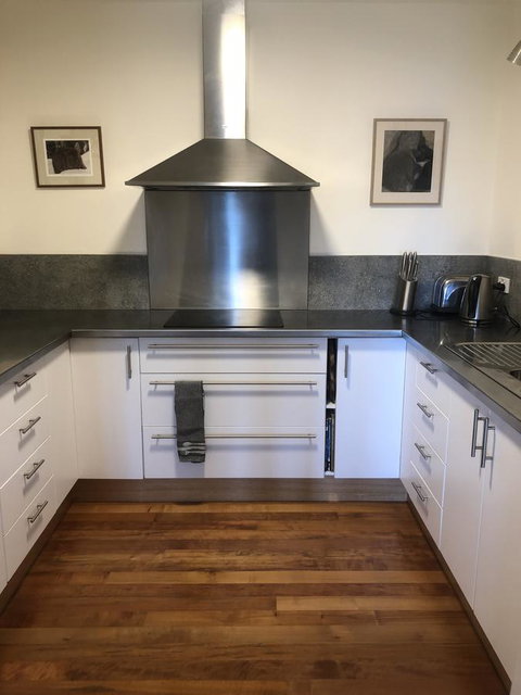 Beachside Taroona With Spa - Accommodation Gold Coast 2