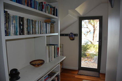 Beachside Taroona With Spa - Accommodation Gold Coast 10