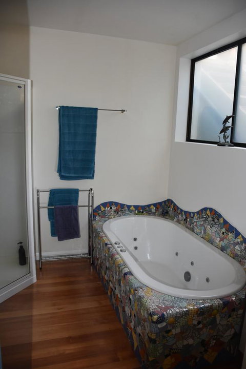 Beachside Taroona With Spa - Accommodation Gold Coast 15